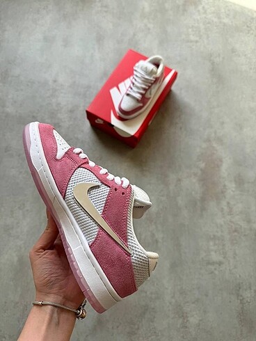 NİKE DUNK LOW APRİL SKATEBOARDS