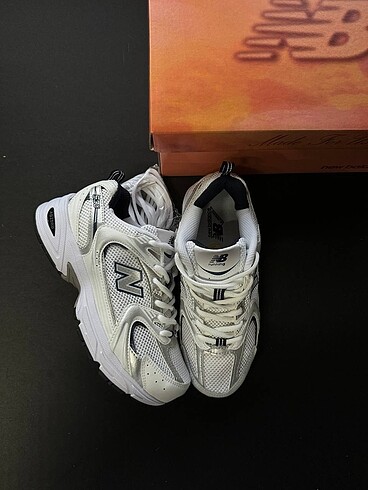 New Balance 530