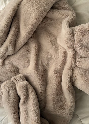 Kapüşonlu Bej Peluş Kadın Kış Ceketi - Görsel 3