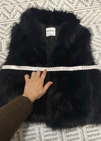 Bershka siyah Kürklü Kadın Yelek - Görsel 2