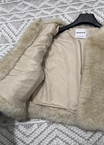 Bershka Bej Kaba Durmayan Kürk Ceket - Görsel 3