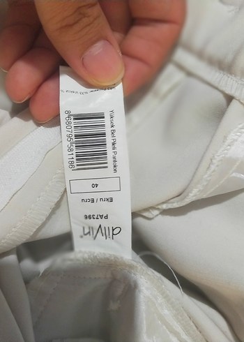 40 Beden beyaz Renk Bej Pilili Kadın Kumaş Pantolon