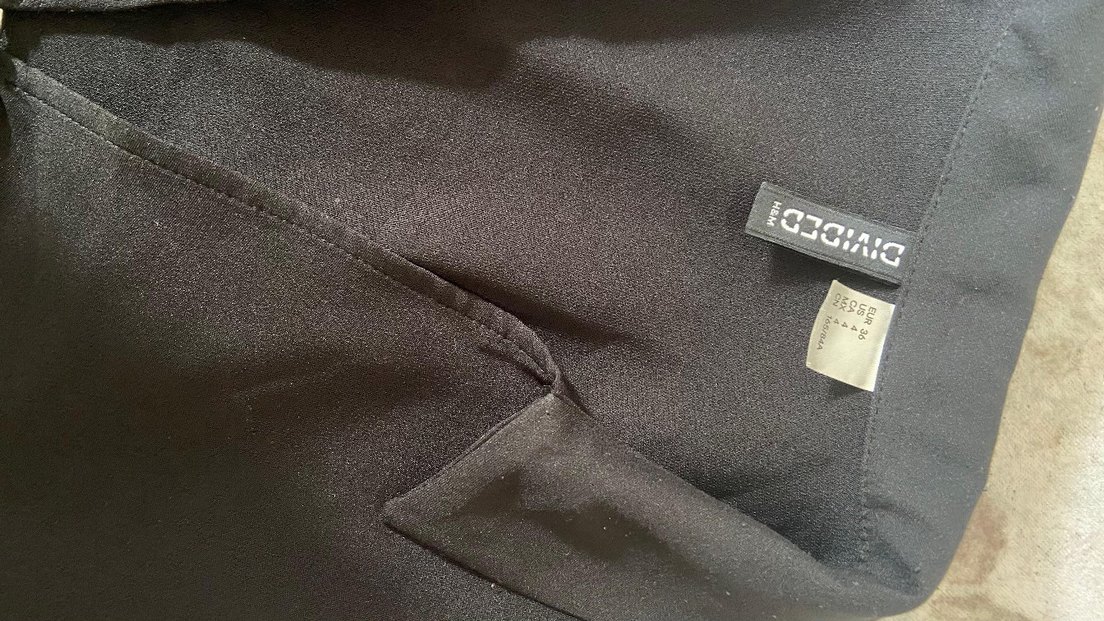 Siyah V Yaka Mini Kadın Bluz - Görsel 2