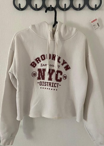 Beyaz Kapüşonlu Kadın Sweatshirt - Görsel 4