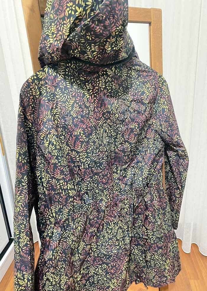 Renkli yağmurluk - Görsel 2