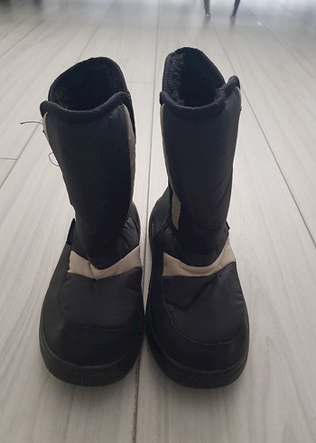 Erkek Çocuk Siyah Kaydırmaz Lastik Bot - Görsel 4