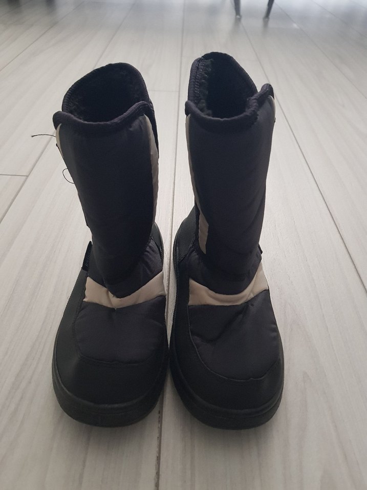 Erkek Çocuk Siyah Kaydırmaz Lastik Bot - Görsel 4