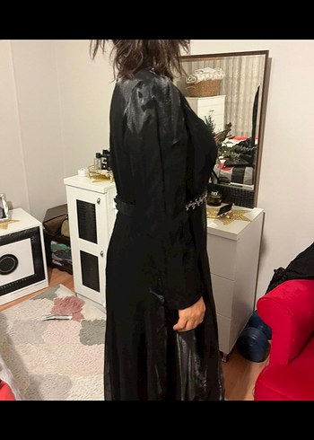 Siyah Parlak Uzun Kol Nakışlı Abiye Elbise - Görsel 3