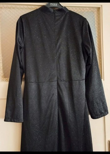 Parlak Siyah Yüksek Yakalı Drapeli Uzun Kadın Elbise - Görsel 4