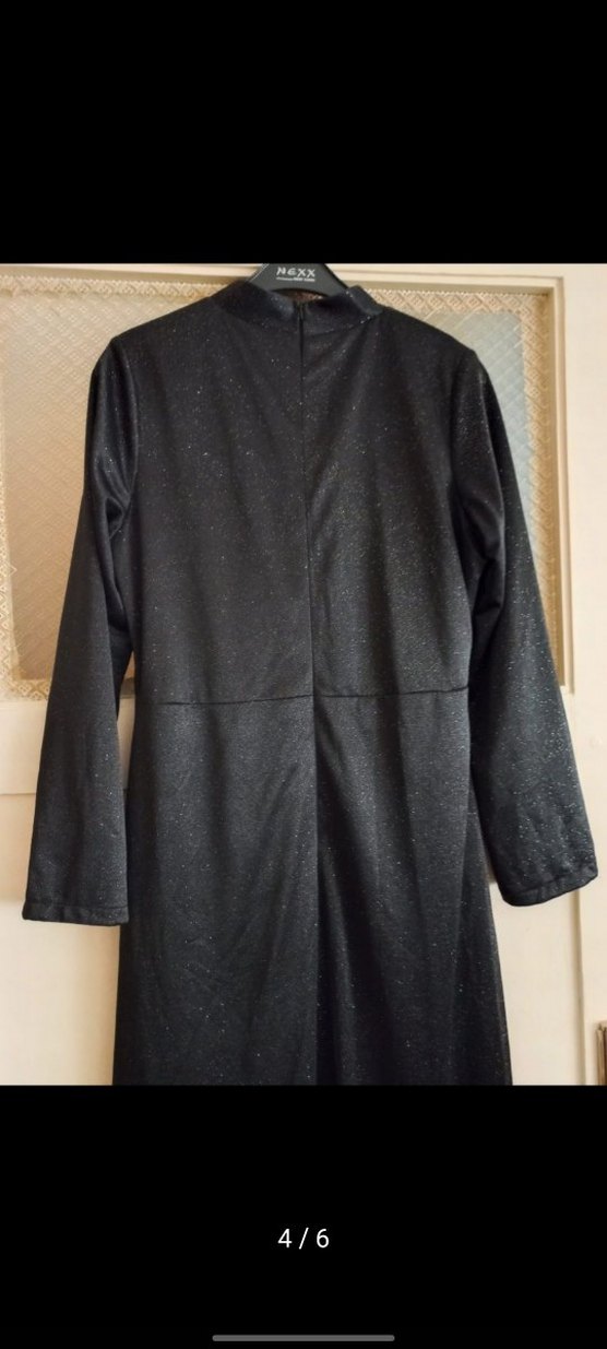 Parlak Siyah Yüksek Yakalı Drapeli Uzun Kadın Elbise - Görsel 4