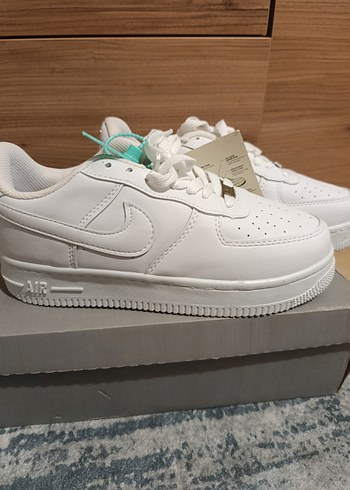 Nike Erkek Beyaz Bağcıklı Spor Ayakkabı