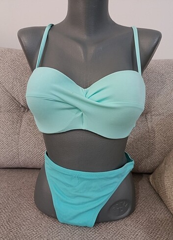 Bikini...