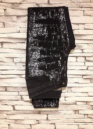 pul detaylı jean pantolon