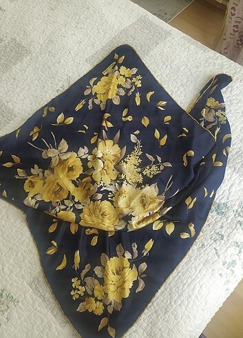  Beden Eşarp 
