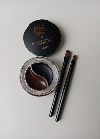 Çift renkli jel eyeliner 