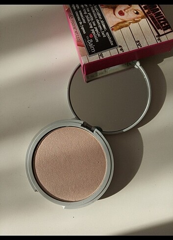 The balm highlighter 