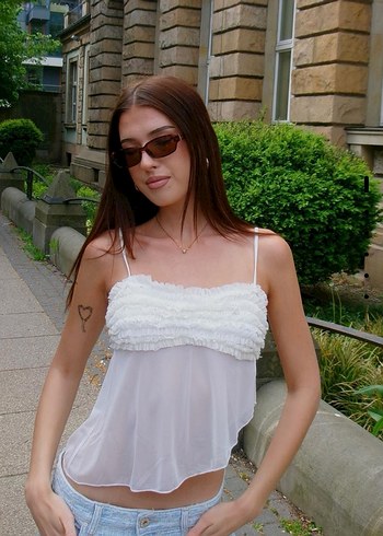 Bershka Mikro Fırfırlı Askılı Tül Top