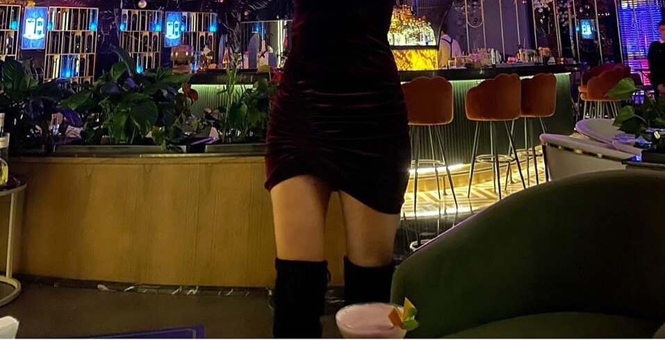 Uzun topuklu çorap çizme