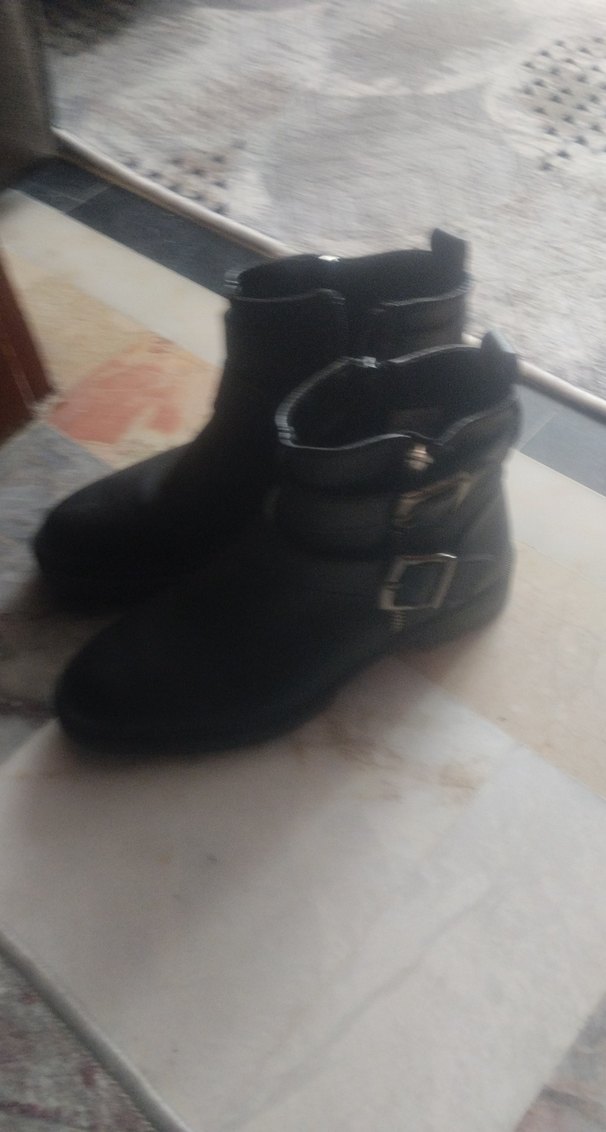 Kadın Siyah Deri Tokalı Topuklu Bot - Görsel 4