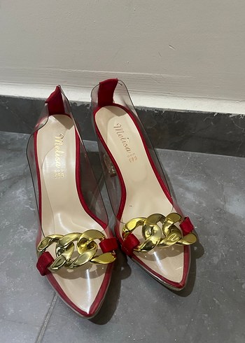 Zincir Detaylı Parlak Kırmızı Yüksek Topuklu Ayakkabı - Görsel 2