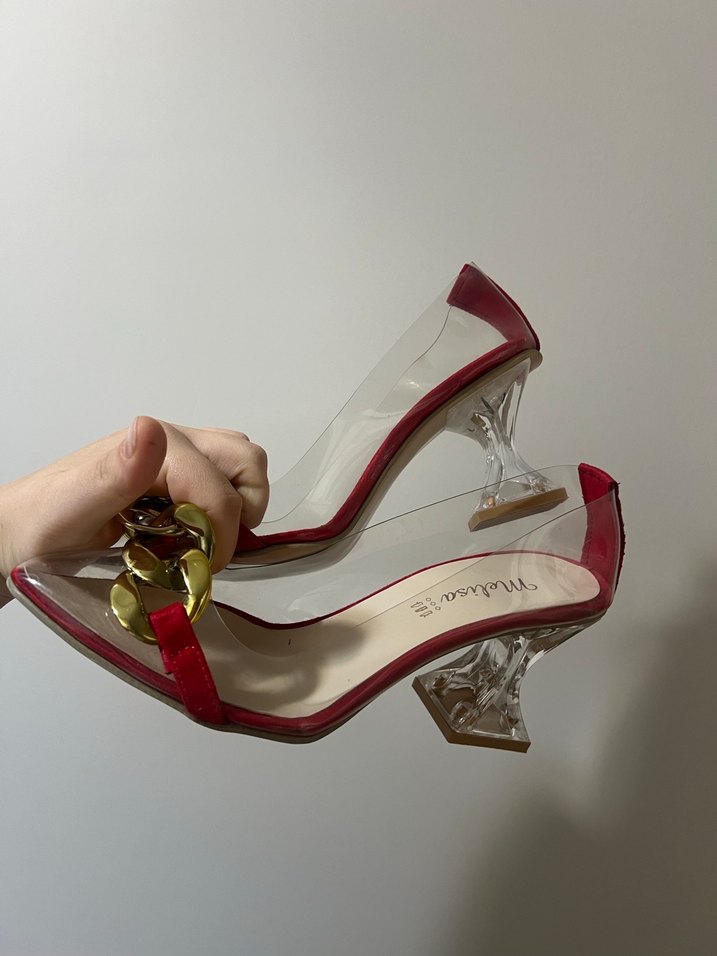 Zincir Detaylı Parlak Kırmızı Yüksek Topuklu Ayakkabı - Görsel 4