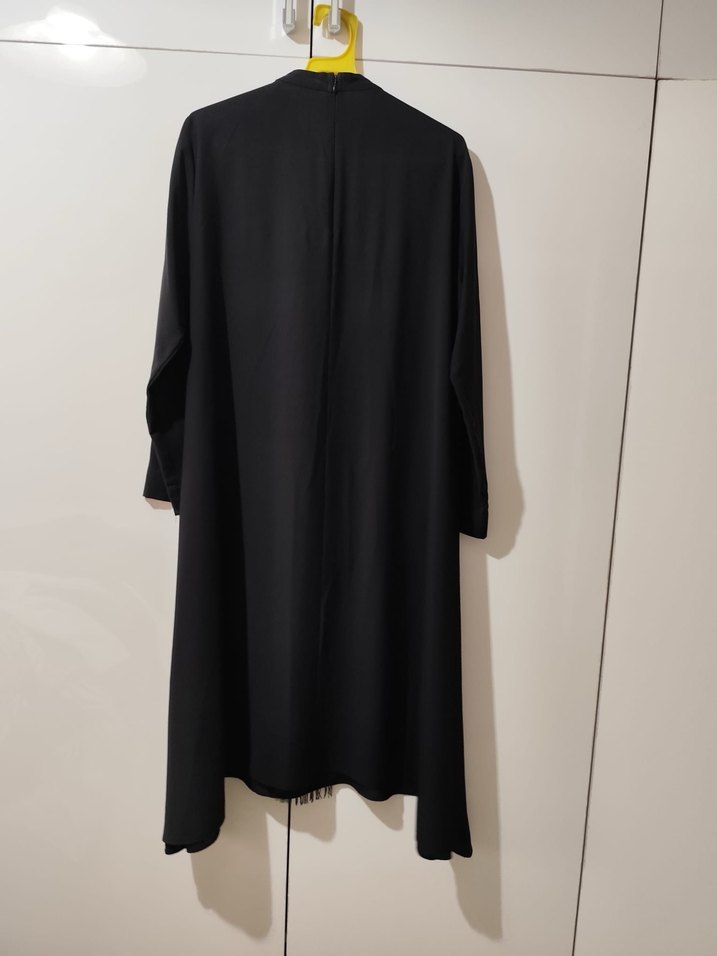 Uzun Kollu Siyah Püsküllü Uzun Elbise - Görsel 3