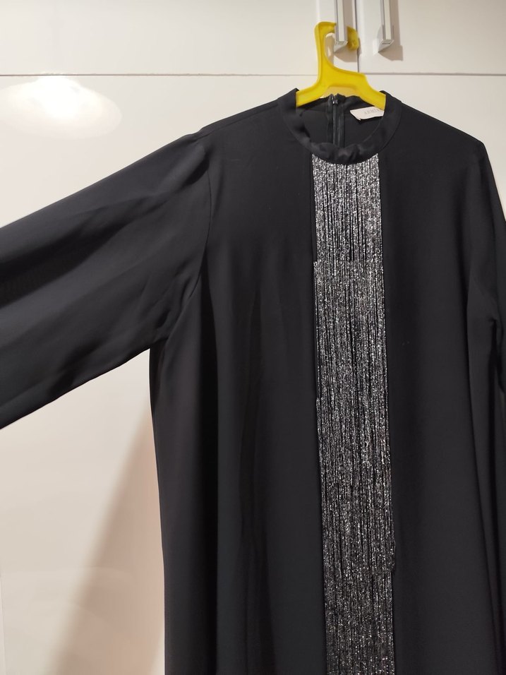 Uzun Kollu Siyah Püsküllü Uzun Elbise - Görsel 4