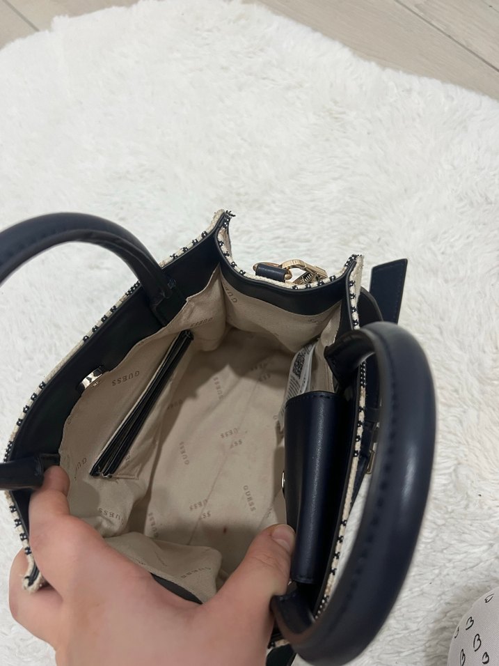 GUESS Baskılı Kadın Beyaz Gri Omuz Çantası - Görsel 5