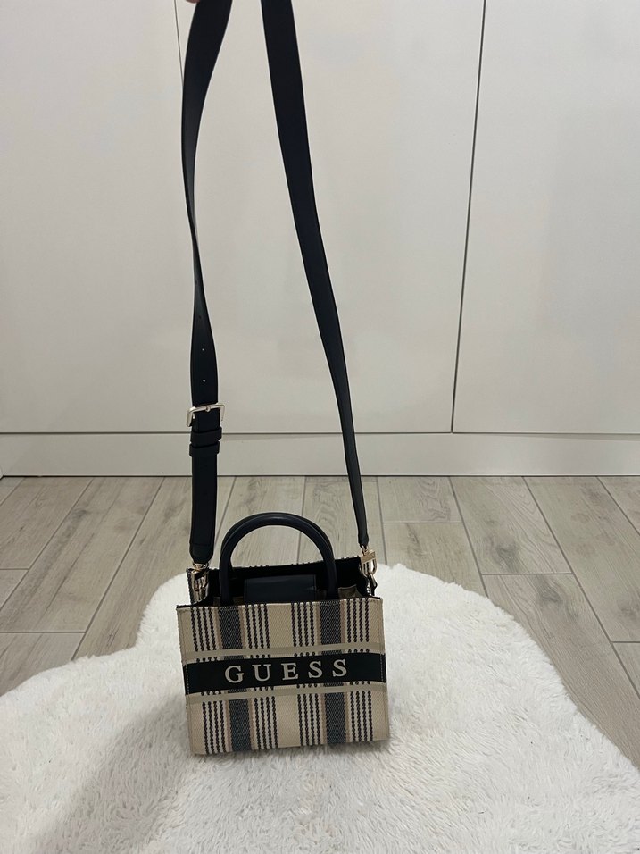 GUESS Baskılı Kadın Beyaz Gri Omuz Çantası - Görsel 2