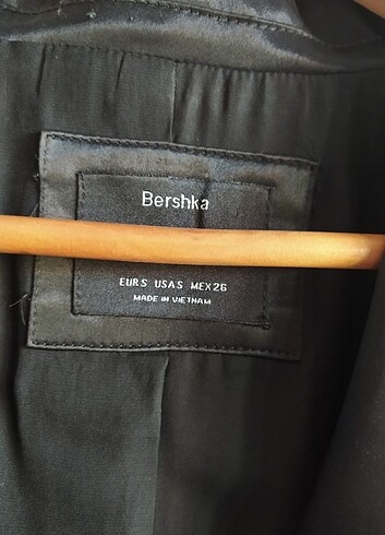 s Beden BERSHKA SATEN CEKET