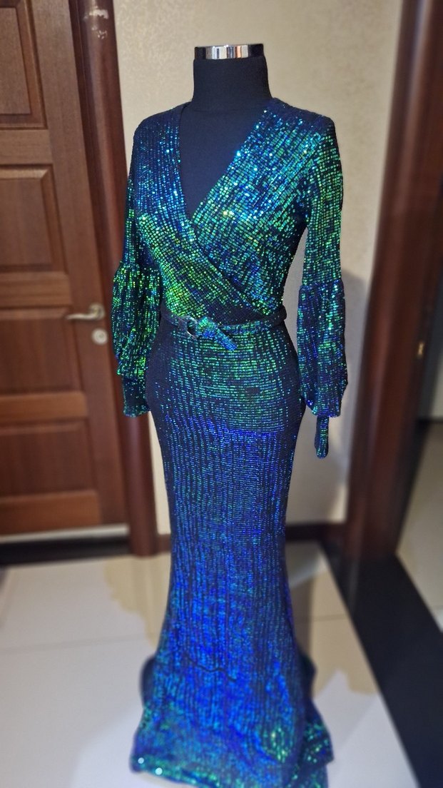 Uzun Kol Drapeli Renkli V Yaka Elbise - Görsel 3