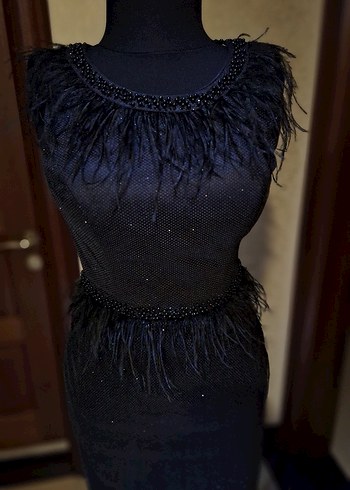 Kısa Siyah İşlemeli Kürk Detaylı Elbise - Görsel 2