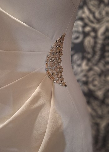 Beyaz İşlemeli Uzun Abiye Elbise - Görsel 8