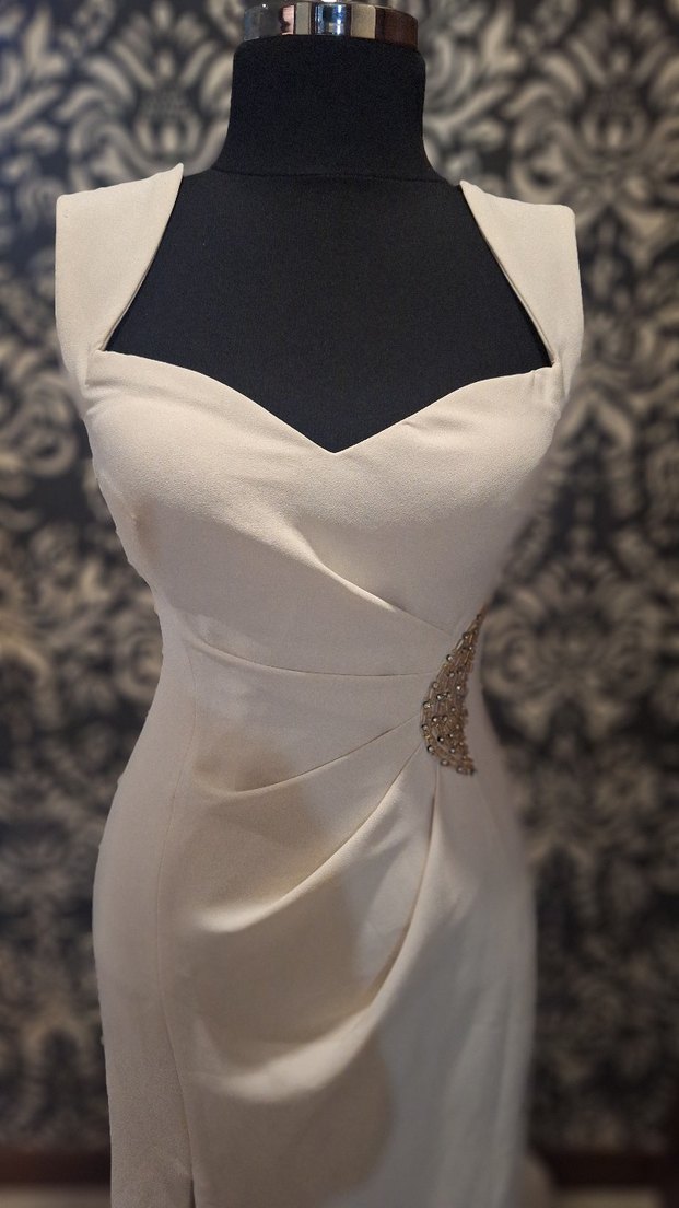 Beyaz İşlemeli Uzun Abiye Elbise - Görsel 5