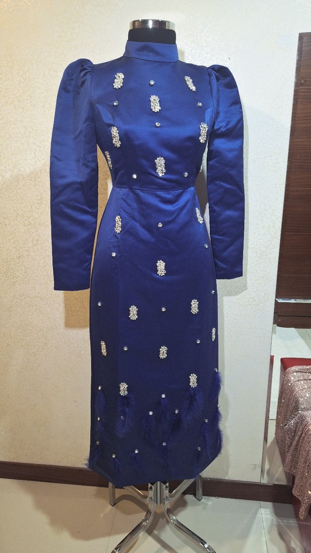 Uzun Kollu Boncuk İşlemeli Mavi Abiye Elbise - Görsel 2