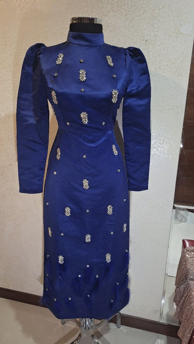 Uzun Kollu Boncuk İşlemeli Mavi Abiye Elbise - Görsel 3