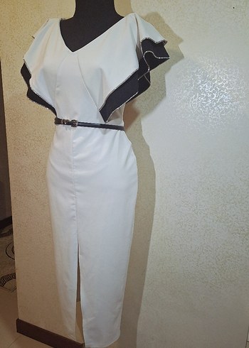 V Yaka Kemerli Uzun Beyaz Abiye Elbise - Görsel 3