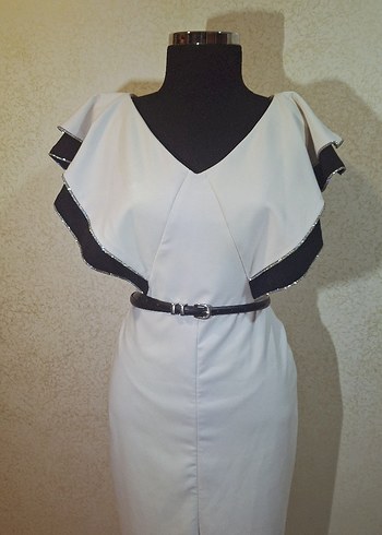 V Yaka Kemerli Uzun Beyaz Abiye Elbise - Görsel 2