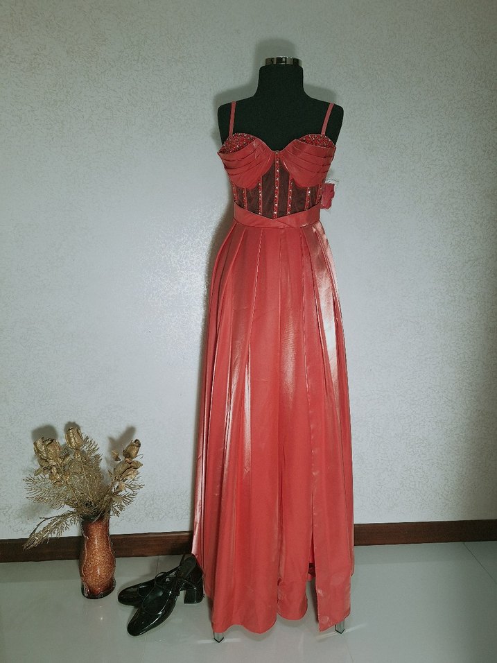 Pembe Parlak Uzun Drapeli Kadın Abiye Elbise - Görsel 2