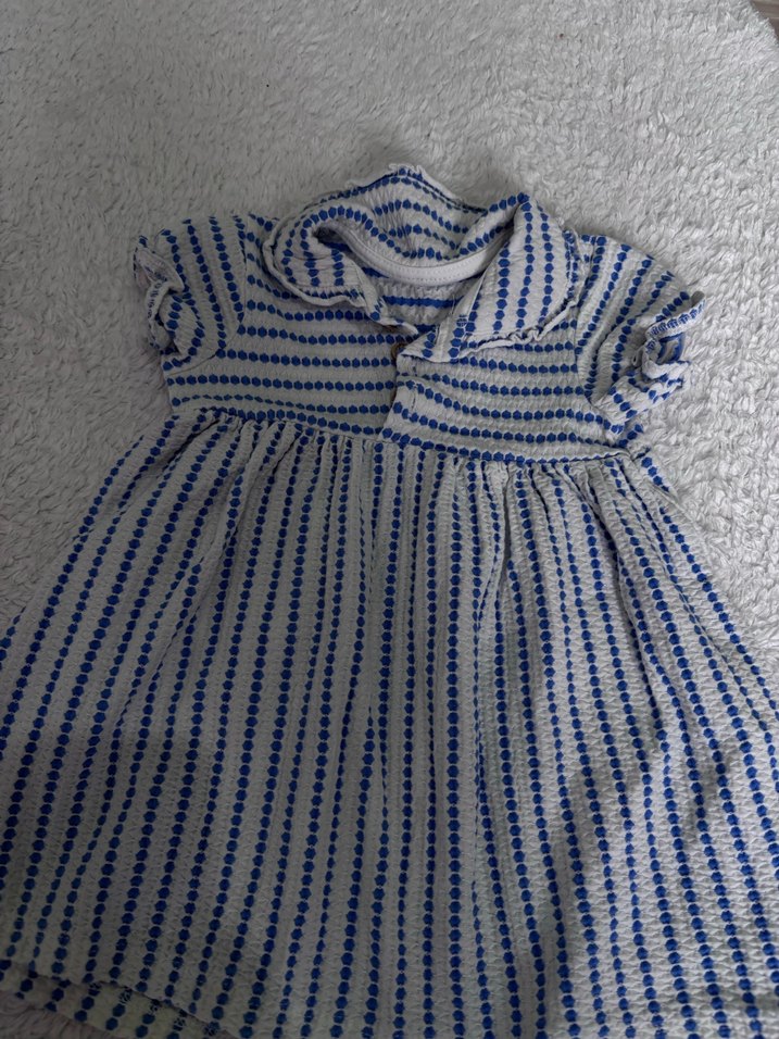 Düğmeli, kısa kollu, nakışlı kız çocuk elbisesi - Görsel 2