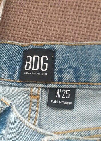 xs Beden BDG jeans şort