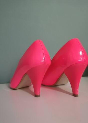 37 Beden Neon pembe stiletto