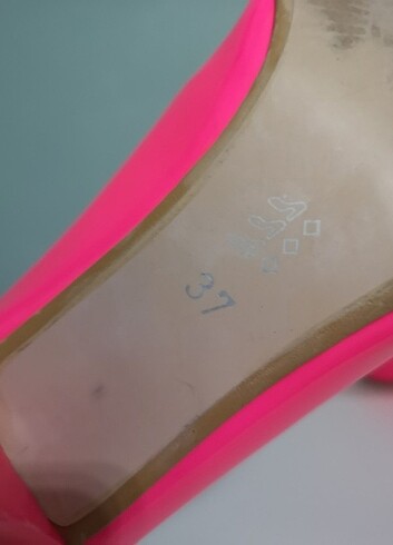 37 Beden pembe Renk Neon pembe stiletto