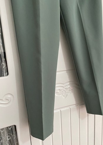Kadın Yeşil Kemerli Kumaş Pantolon - Görsel 3