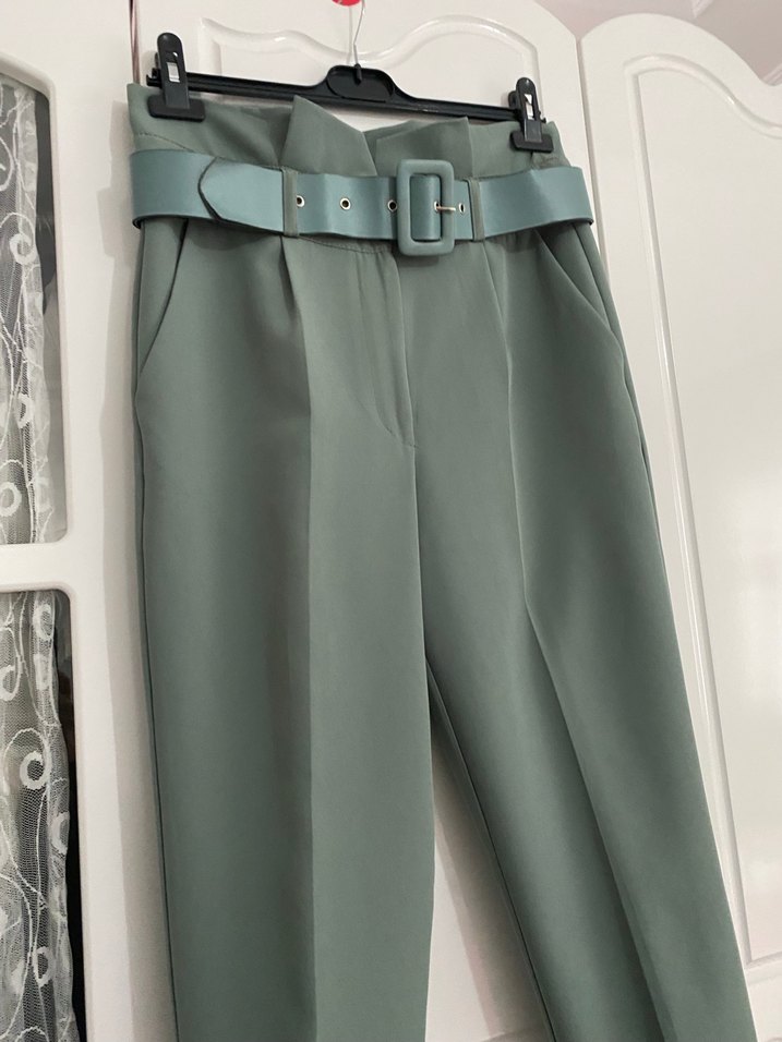 Kadın Yeşil Kemerli Kumaş Pantolon - Görsel 2