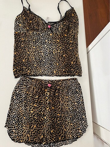 Leopar şortlu takım #mankenunderwear