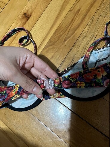 36 Beden bikini üstü