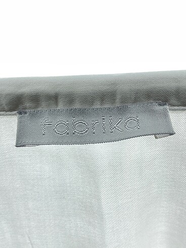 xs Beden beyaz Renk Fabrika Gömlek %70 İndirimli.