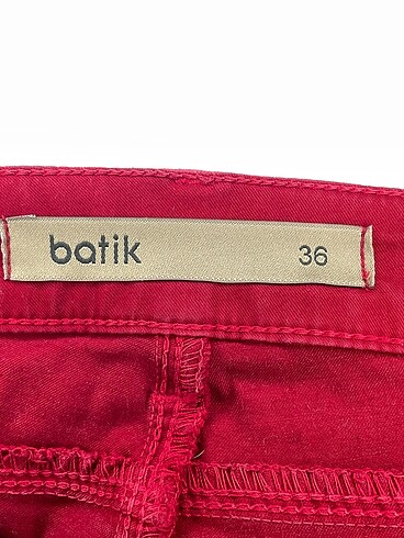 36 Beden kırmızı Renk Batik Jean / Kot %70 İndirimli.