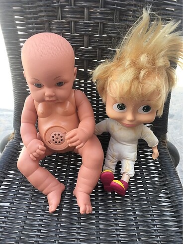 2 adet oyuncak bebek